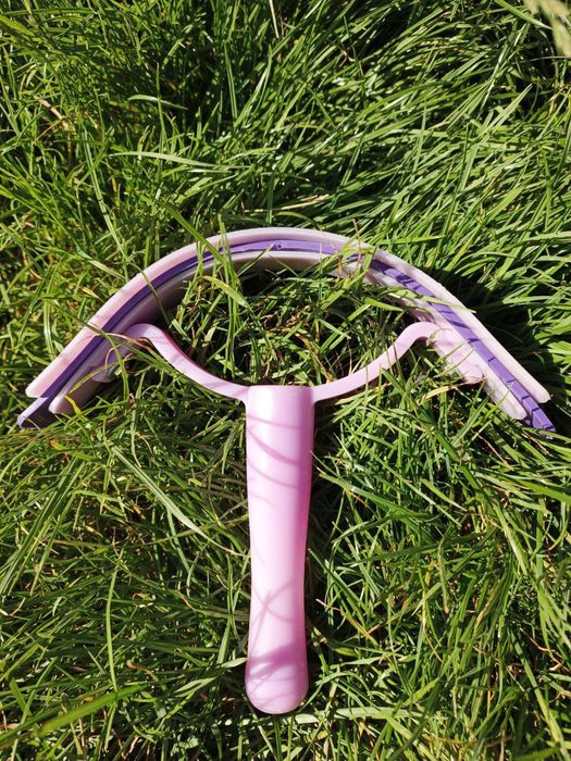 сідло на коня, недоуздок, щітки