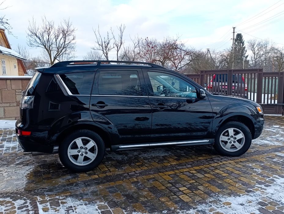Mitsubishi Outlander FL (4x4)