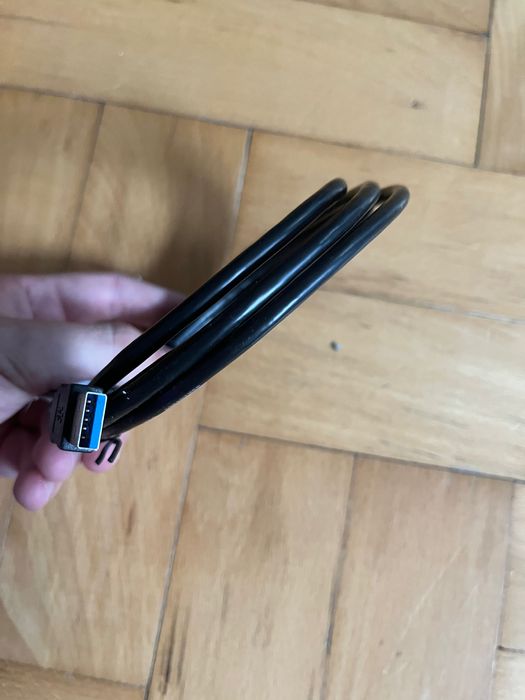 Kabel HDMI/ DVI-D / DisplayPort i wiele różnych