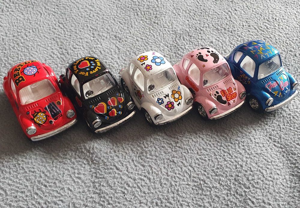 5 Lindíssimos VW Carochas / Beetles de cores diferente - KINTOY