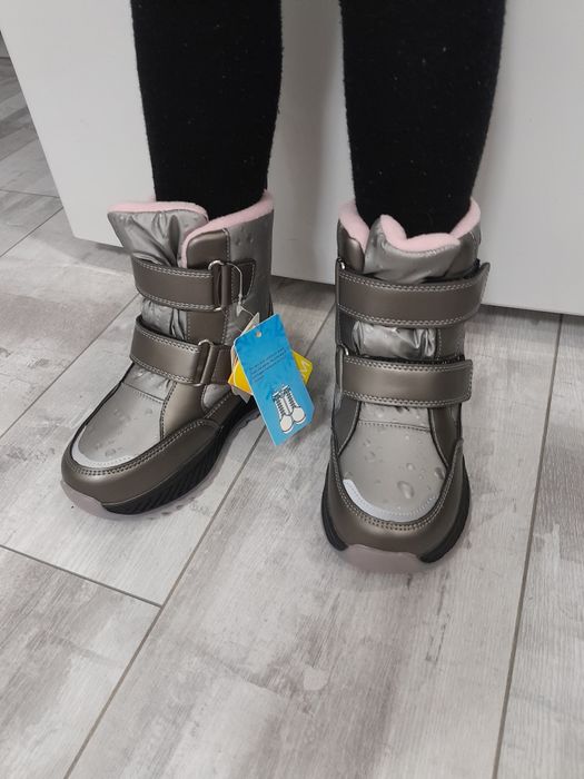 Продам зимние сапожки  на девочку Том.м  29 размер(18.9см)