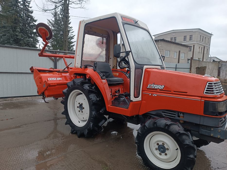 Японський мінітрактор . Трактор Кубота.