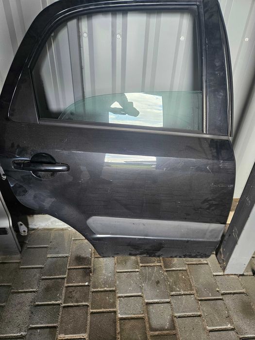 Дверька двері дверь  SUZUKI SX4 06-13 ХЕТЧБЕК  2008 задн. прав