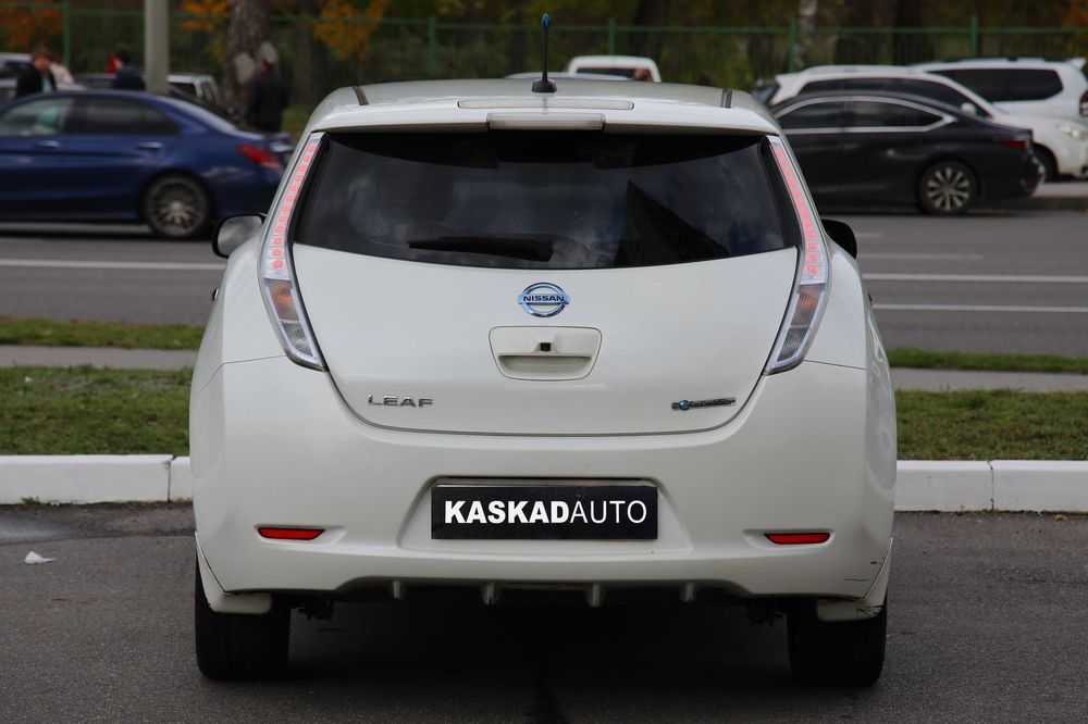 Продам Nissan Leaf
