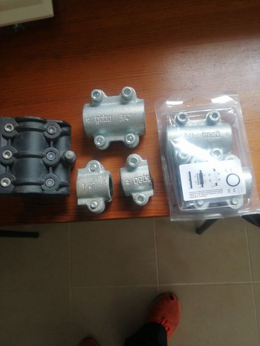 Abraçadeiras tapa furos de 1/2, 3/4 e 1/1/4  tomada dupla