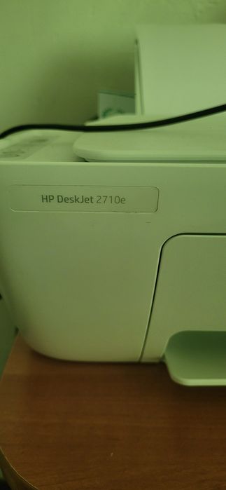 Продам принтер HP Deskjet 2710e