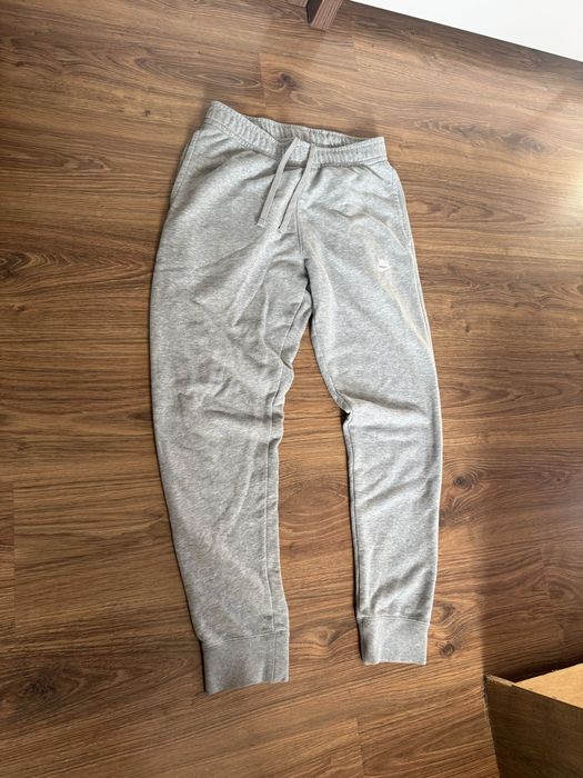 Szare spodnie dresowe Nike, meskie, S, super stan p
