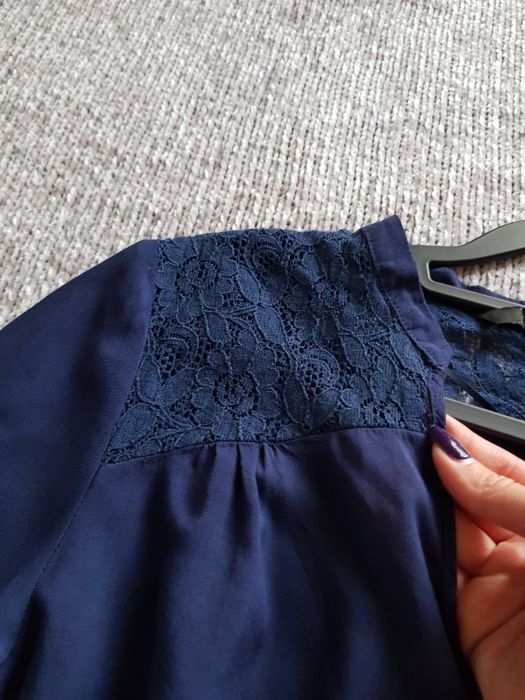 Reserved bluzka z koronką M długi rękaw jesienna granatowa dobry materiał wiskoza v-neck