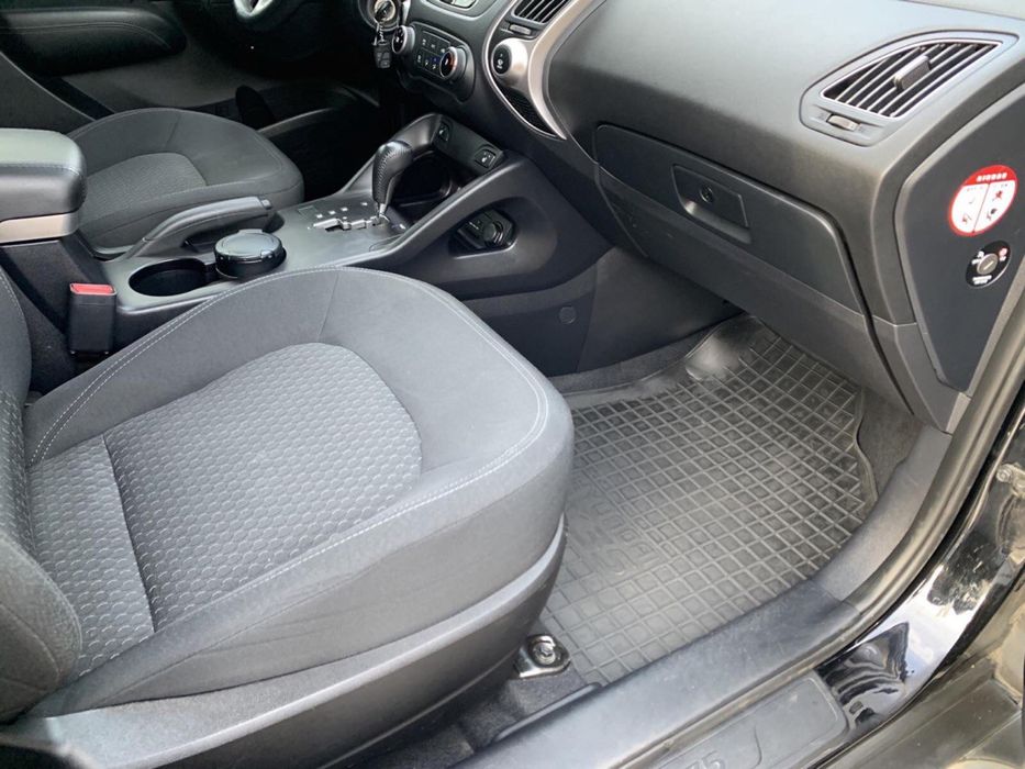 Hyundai IX-35      кросовер