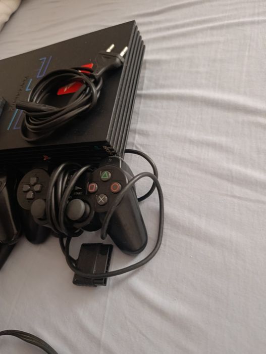 Ps2 com jogos e dois comandos originais