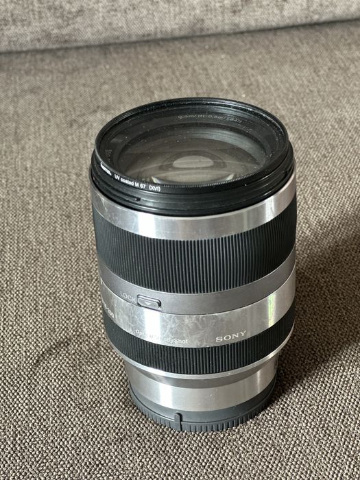 Sony E 18-200mm f/3.5-5.6