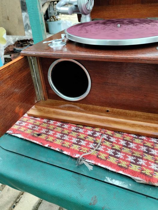 кабінетний граммофон