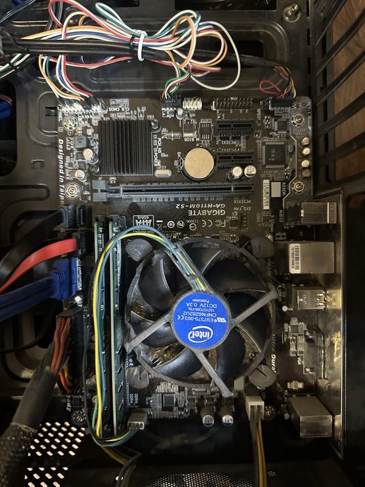Материнська плата Gigabyte H110M-S2
