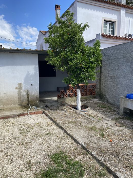 Oportunidade de Investimento | Imóvel com Projeto em Regularização – Tapada