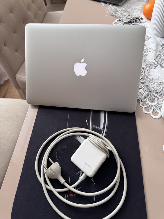 Laptop Macbook Air A1466 13’ 2015