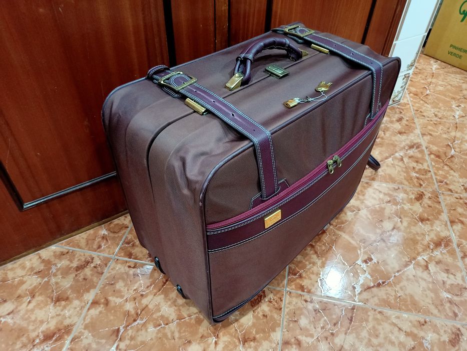 Mala malas de porão até 23 kg viagem casa quarto apartamento vivenda.