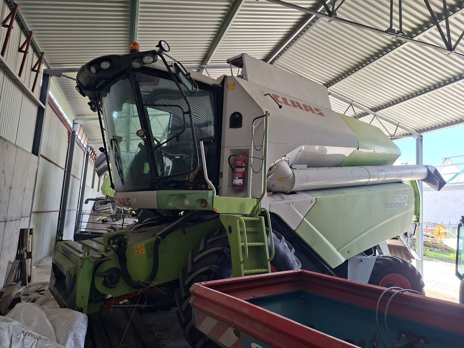 Claas tucano 320