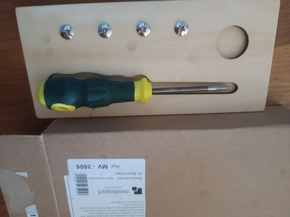 Montessori Chave de fenda - ferramentas de aprendizagem