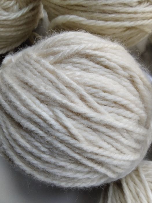 Wełna 100% z odzysku.