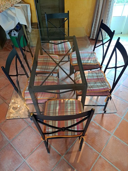 Mesa com 6 cadeiras