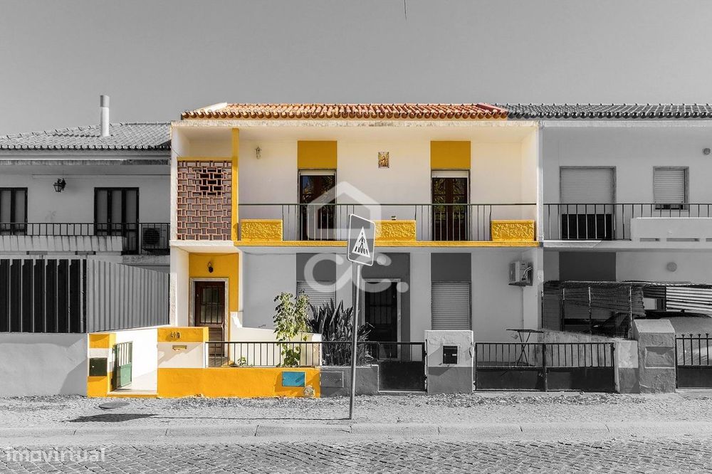 Moradia T3 de 1º Andar c/ Logradouro | Chafariz Del Rei, Évora
