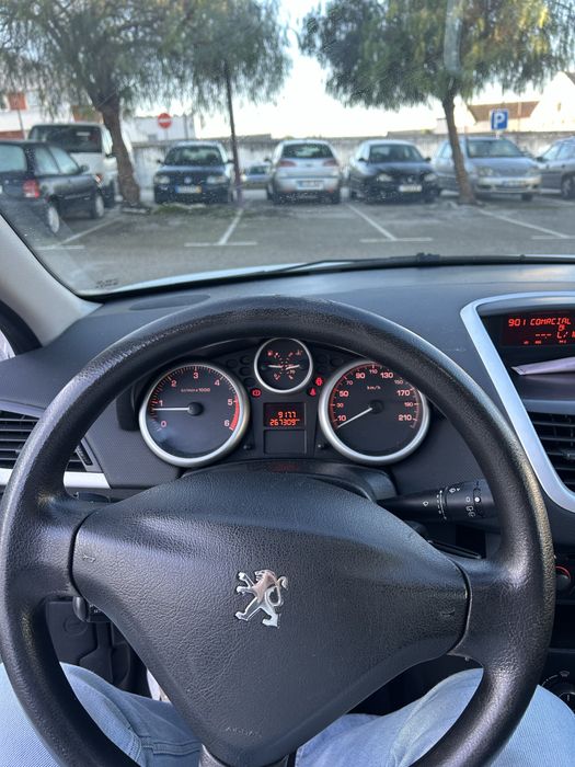 Peugeot 207 1.4hdi comercial 2011