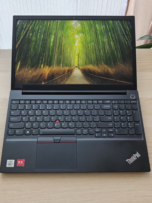 Lenovo ThinkPad E15 Gen 1 / i7 / RX Radeon / 8GB / SSD 256GB