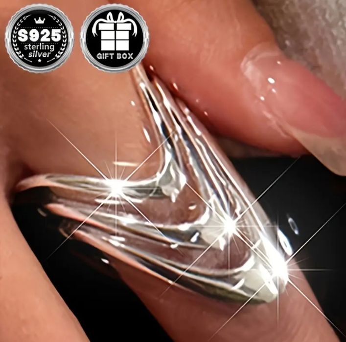 Шикарна, стильна каблучка зі срібла