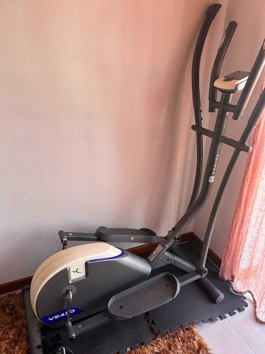 Bicicleta Elíptica em Bom Estado e a Funcionar - para o seu bem estar