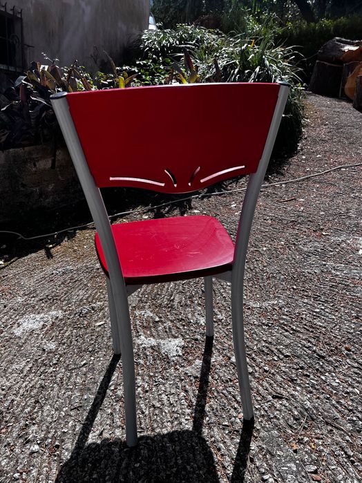 Cadeira de café c/tampo em madeira 32x