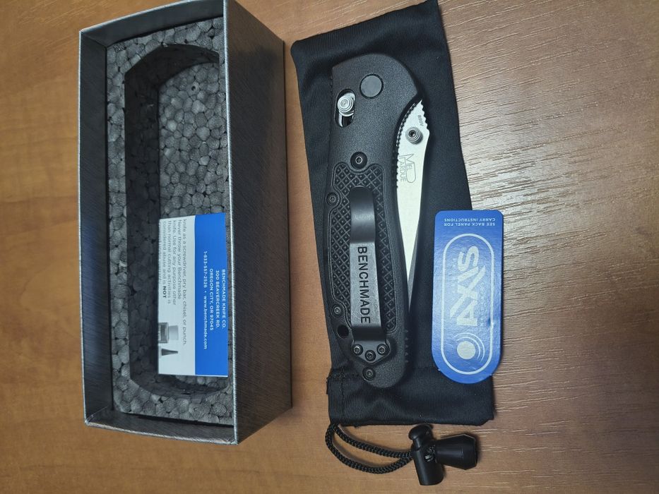 Benchmade 551-S30V Griptilian