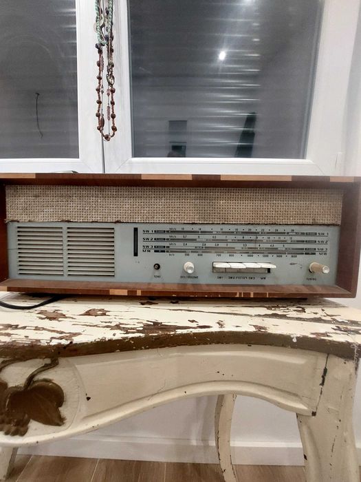 Radio antigo de 60cm comprimento