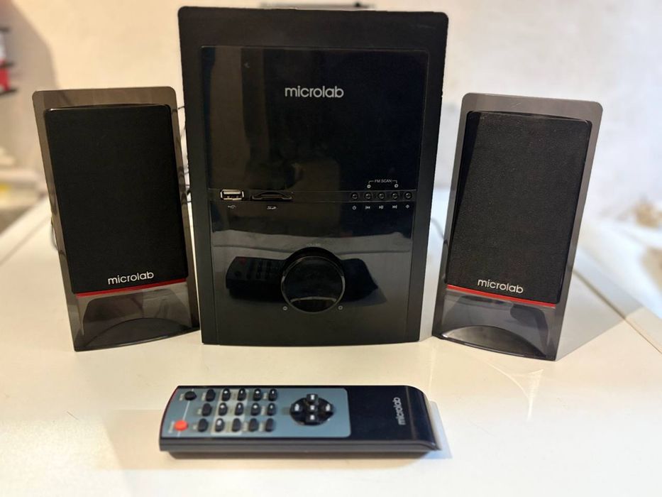 Продам акустичну систему Microlab M700U.