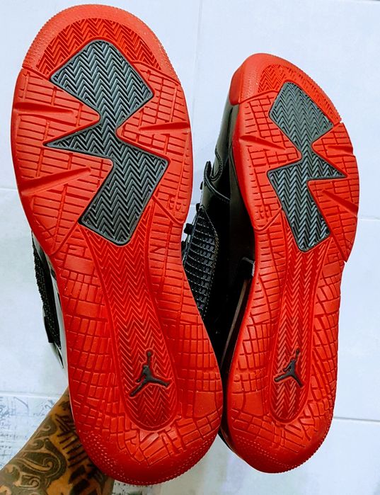 Кроссовки jordan mars 270