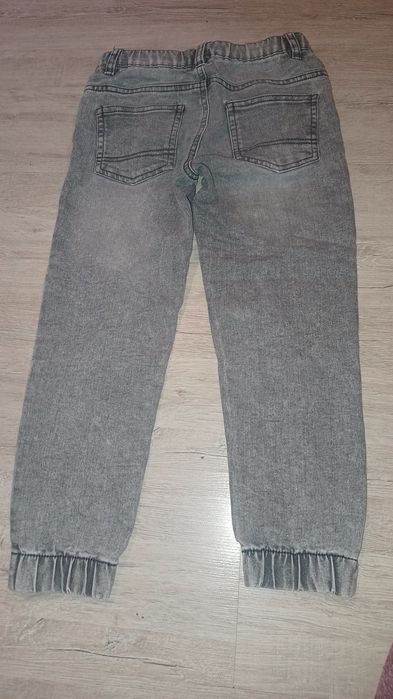 Dżensy rozmiar 122