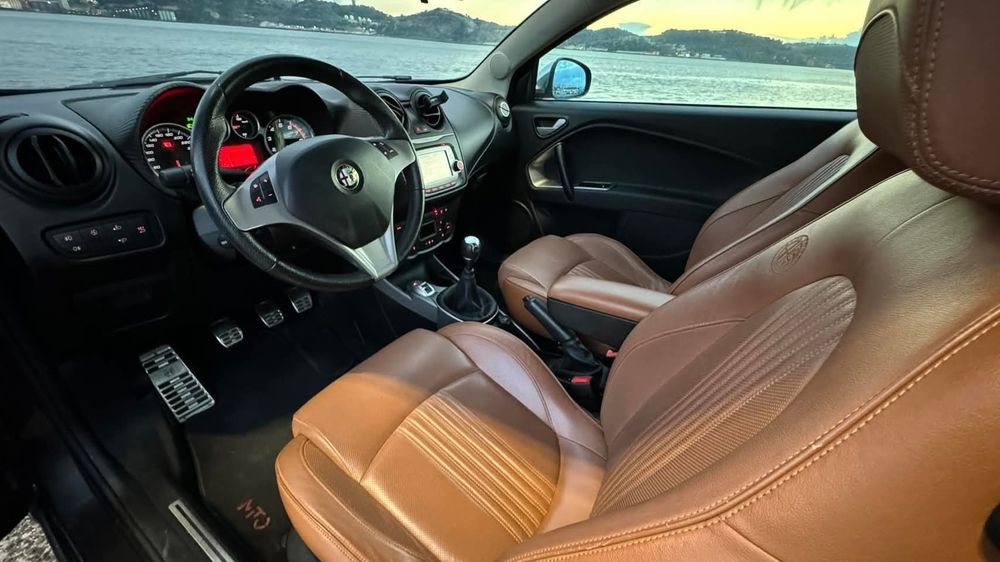 Alfa Romeo Mito 0.9 Twinair, impecável, 2014, com motor revisto.