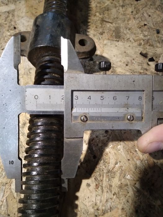 Винт трапецеидальный