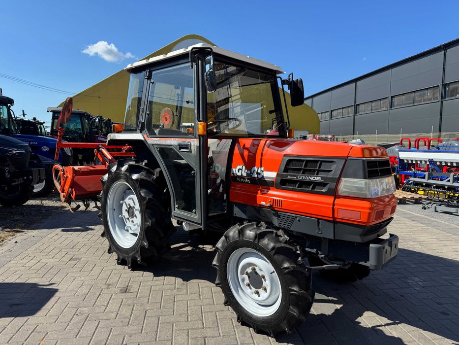 Японський трактор, міні трактор Kubota GL 25 з кабіною + фреза