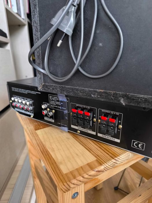 Sistema de som "surround" SONY TA-VE 110 dos anos 2000.