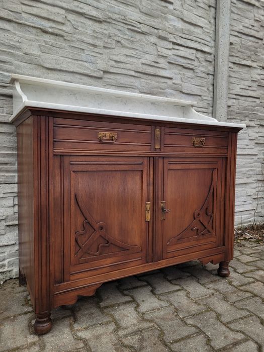 Fajna duża komoda z marmurowym blatem.