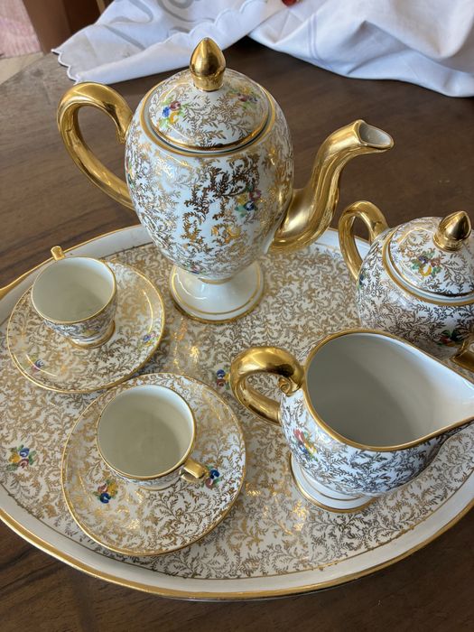 Conjunto  de café lindissimo louça de Alcobaça