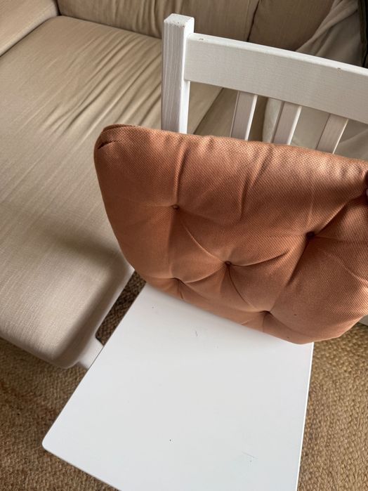 Cadeira (2 disponíveis) STEFAN brancas Ikea + Almofada cadeira Melinda