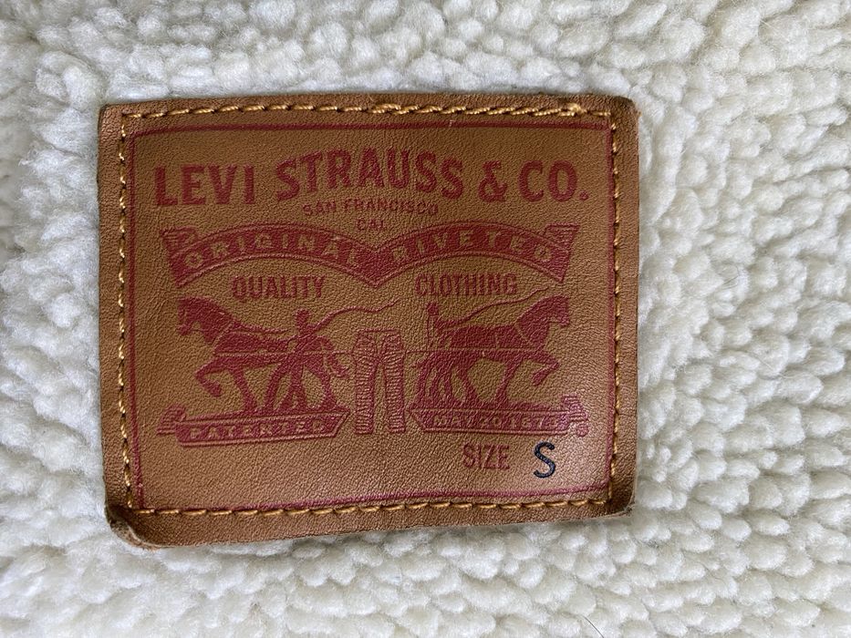 Джинсовка Levi's, б/у, в хорошому стані