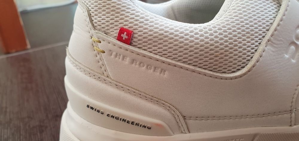 Продам кроссовки ON теннисные/кежуал.