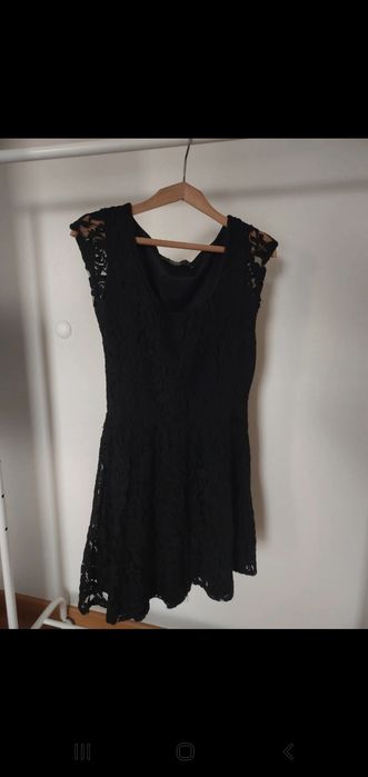 Czarna koronkowa sukienka reserved S mała czarna