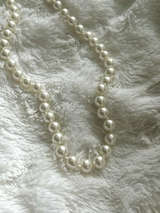 Naszyjnik z perełek akrylowych