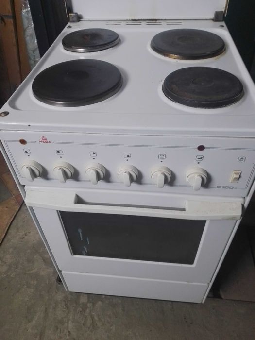 электроплита с духовкой mora