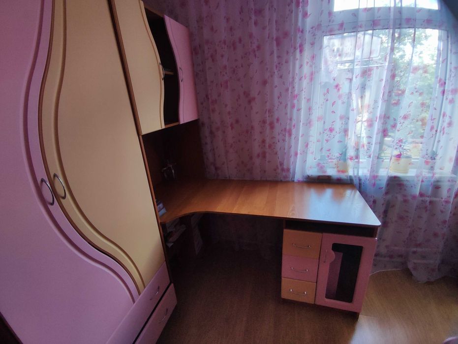 Комплект меблів для дівчинки