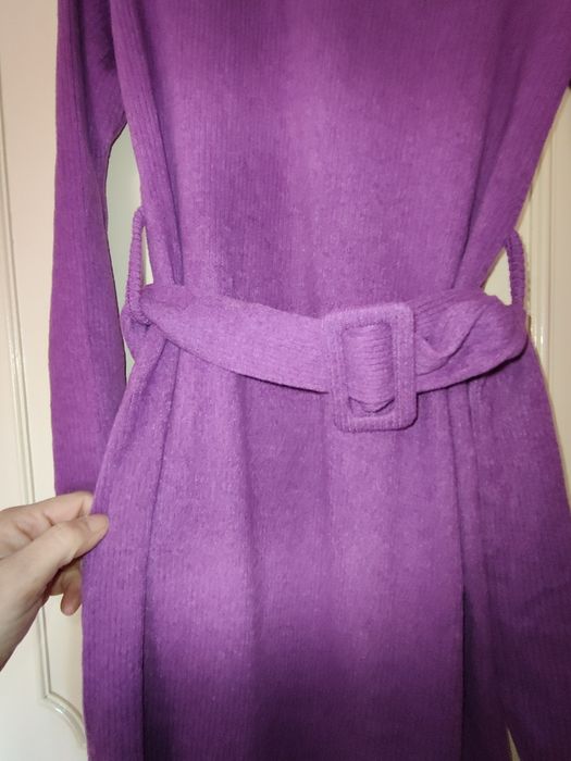 Vendo vestidos são novos