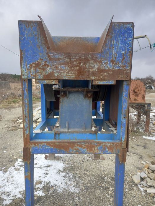 Продам щокову німецьку дробілку.